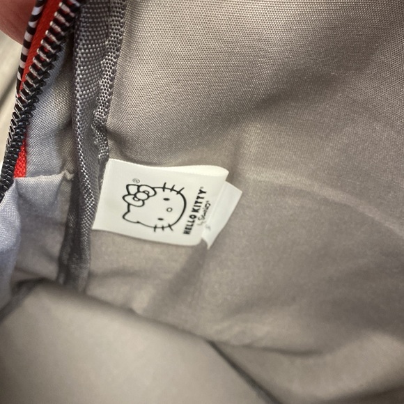 Hello Kitty Mini Backpack - Picture 6 of 7